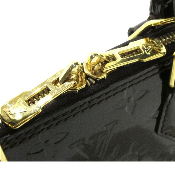 Louis Vuitton Alma bb Vernis Amarante color - Picture 11 of 12